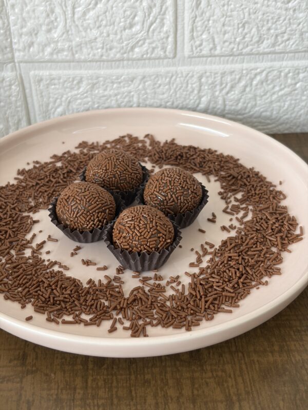 4 Brigadeiros de chocolate ao leite